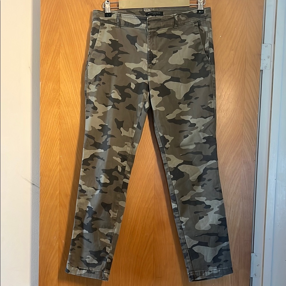 Banana Republic Camo Skinny Pants